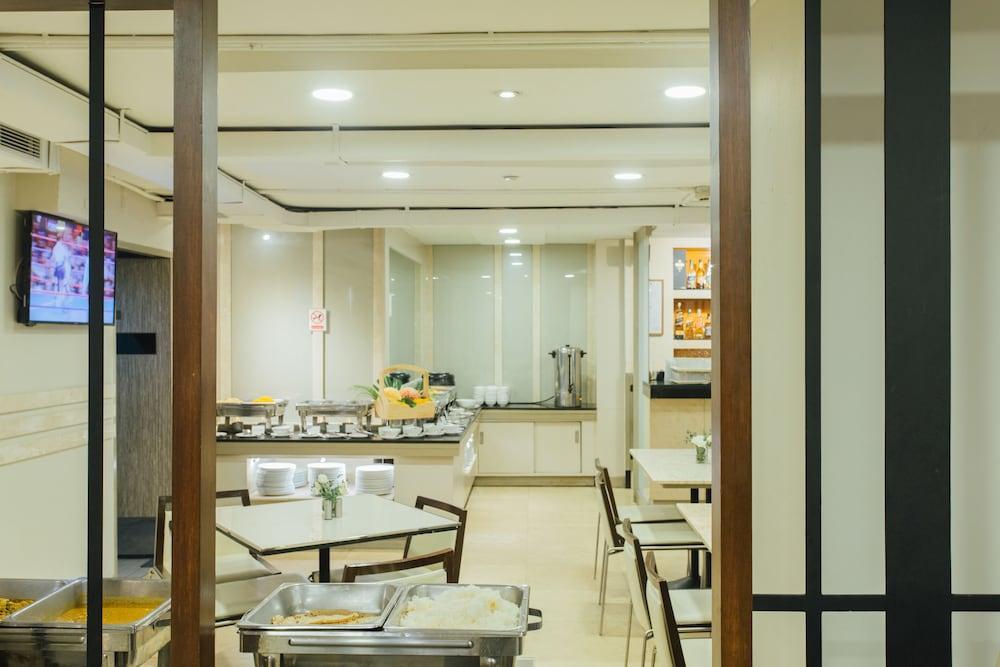 Seasons Siam Hotel Бангкок Экстерьер фото