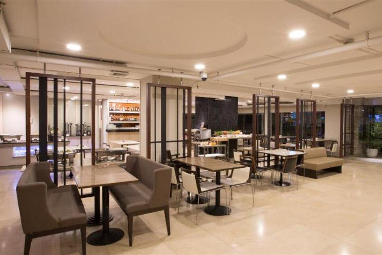 Seasons Siam Hotel Бангкок Экстерьер фото