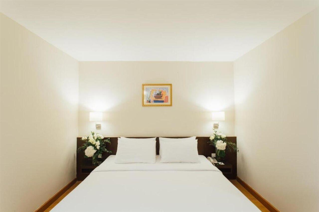 Seasons Siam Hotel Бангкок Экстерьер фото