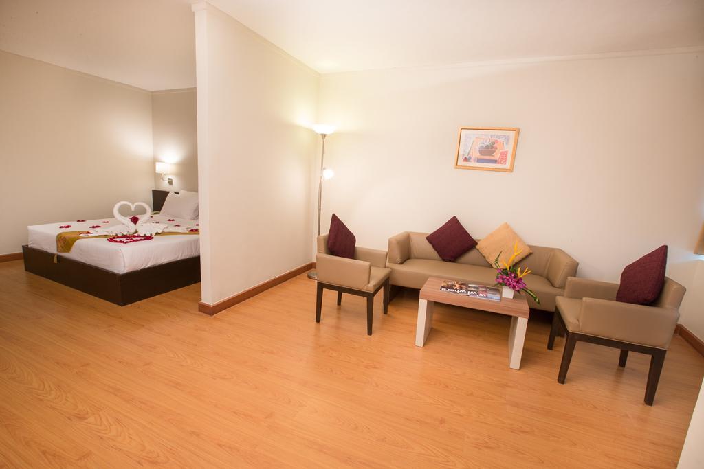 Seasons Siam Hotel Бангкок Экстерьер фото